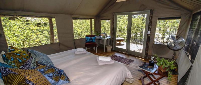 Hyaena Pan Camp (Moremi Game Reserve) Botswana - www.africansafaris.travel